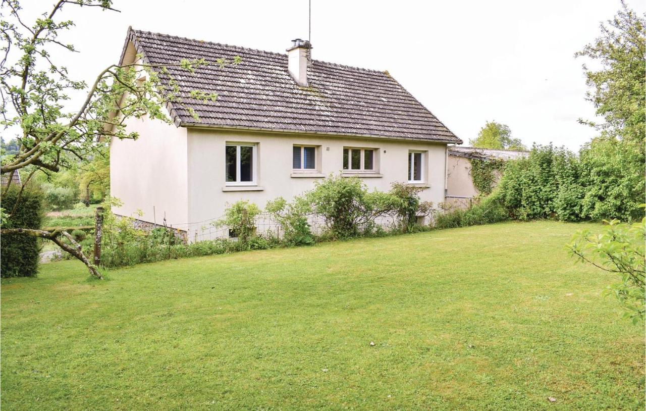 Holiday Home In Montsernelle Lithaire Exterior photo