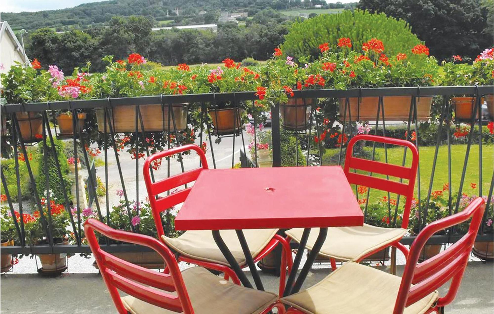 Holiday Home In Montsernelle Lithaire Exterior photo